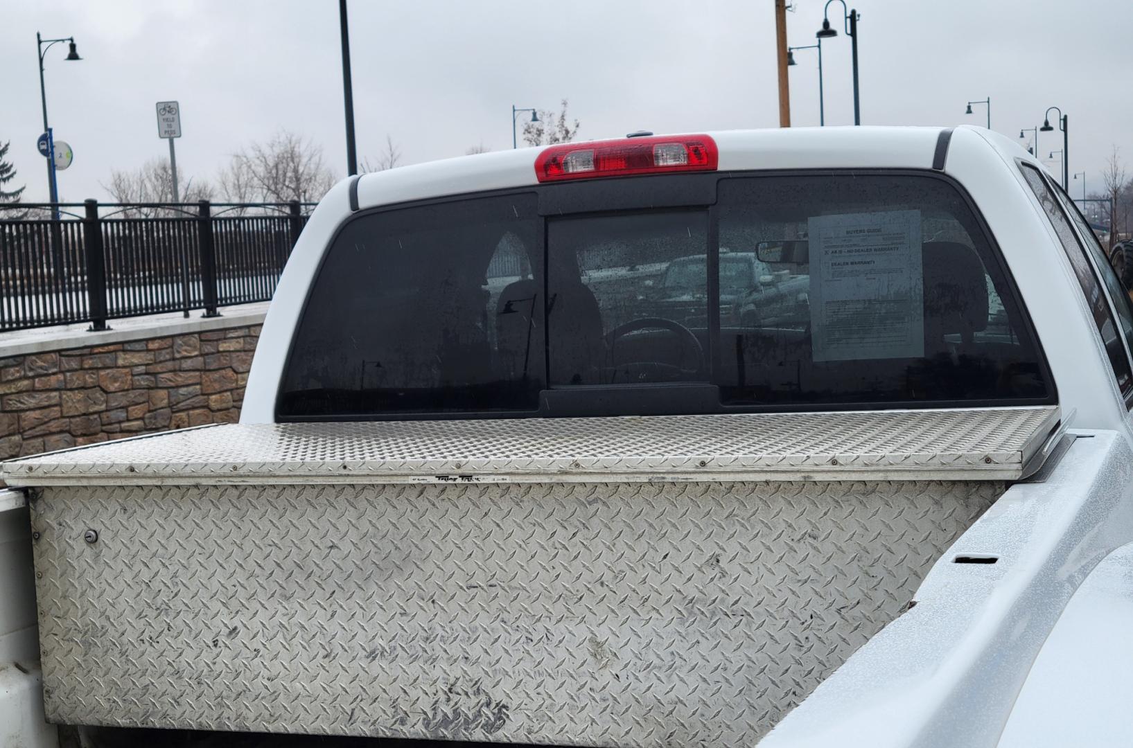 2005 White /Black Dodge Ram 3500 SLT (3D7LS38C85G) with an 5.9L I6 24V Cummins engine, 6 Speed Manual transmission, located at 450 N Russell, Missoula, MT, 59801, (406) 543-6600, 46.874496, -114.017433 - 4 Wheel Drive. One Ton Dually. Long Box. 6 Speed Manual Transmission. Has a lot of miles but runs amazingly. Air Cruise. Tilt. Power Windows and Locks. Power Drivers Seat. AM FM CD XM. 1 Owner. Clean Carfax. There is no financing options on this vehicle. - Photo#7